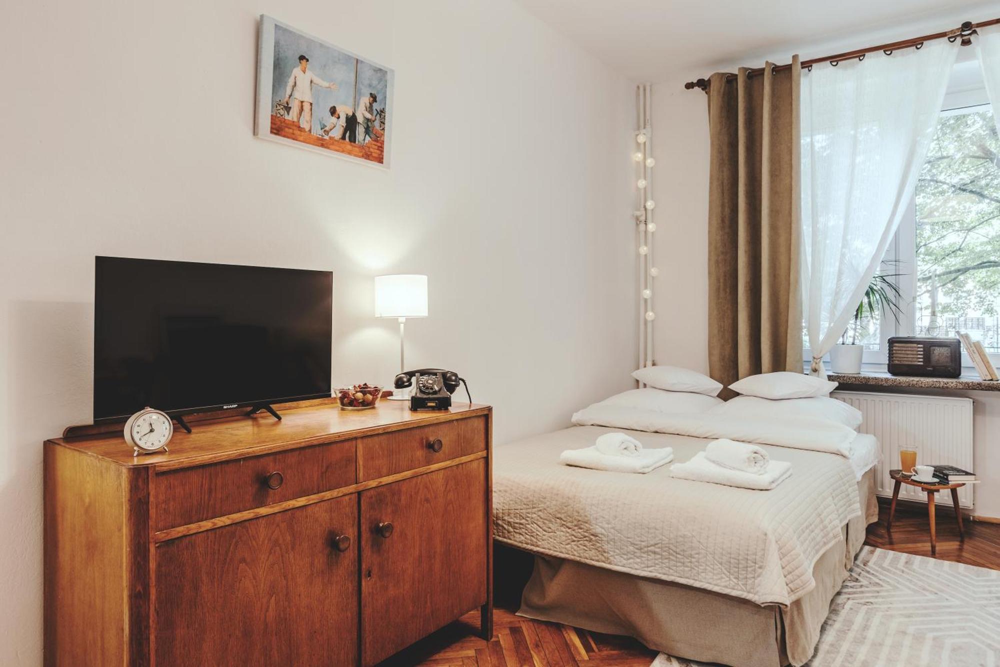Apartmán Na Muranowie - Mieszkanie Z Historia I In Muranow - A Flat With History